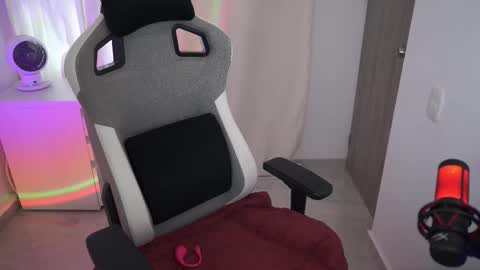 Snapshot of anyacute01 chatting on 4, 12, 2025 anya online show from 4, 12, 2025