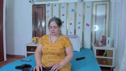 Anyela  online show from 18, 11, 2025