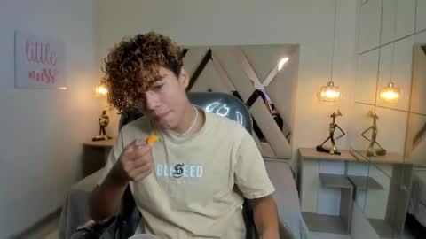 anyelotwink online show from 9, 3, 2026