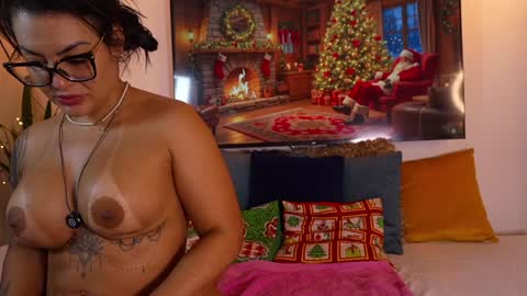 Dulce Maria online show from 21, 12, 2024