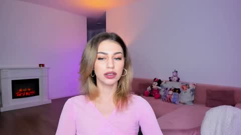 Anysa Smith online show from 7, 12, 2024