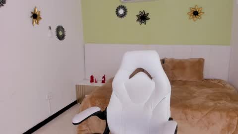 Snapshot of anyy_honey chatting on 18, 11, 2025 Anyy Honey online show from 18, 11, 2025