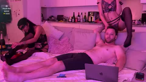 Snapshot of ap_couple chatting on 10, 1, 2026 ap_couple online show from 10, 1, 2026