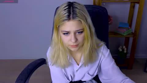 Snapshot of apheliastar chatting on 2, 11, 2025 ApheliaStar online show from 2, 11, 2025