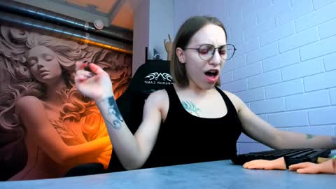 APHEX QUEEN online show from 3, 2, 2025