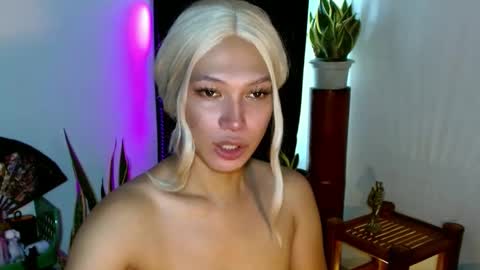 Snapshot of aphr0dite_x chatting on 8, 12, 2024 Roman Goddess online show from 8, 12, 2024