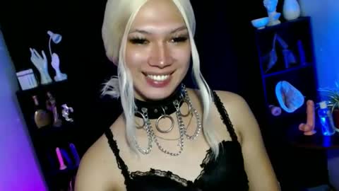 Snapshot of aphr0dite_x chatting on 4, 3, 2025 Roman Goddess online show from 4, 3, 2025
