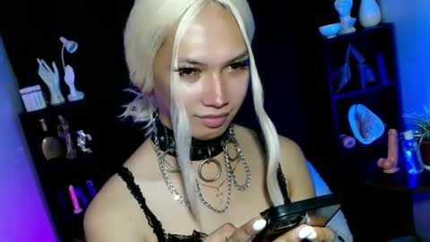 Snapshot of aphr0dite_x chatting on 4, 3, 2025 Roman Goddess online show from 4, 3, 2025