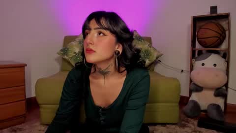 Lola  Apolo online show from 3, 10, 2025