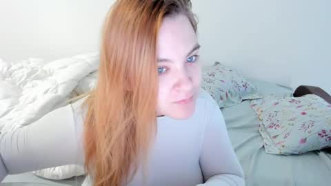 Snapshot of appleyummybuns chatting on 4, 5, 2026 appleyummybuns online show from 4, 5, 2026