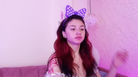 Snapshot of april_bennett chatting on 17, 9, 2025 online show from 17, 9, 2025