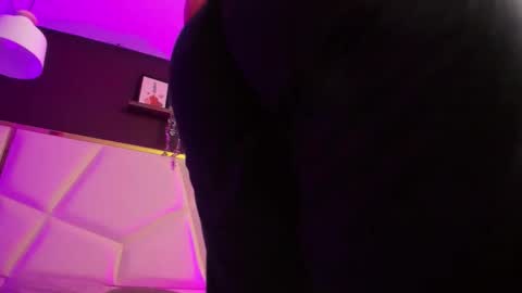 April online show from 17, 10, 2025