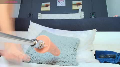 April Jhonsson online show from 20, 12, 2025