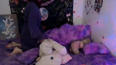 april_l6 online show from 22, 1, 2025