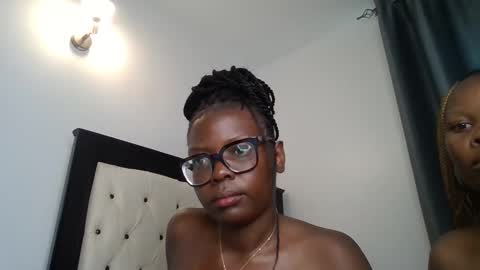 Snapshot of april_scovia chatting on 30, 11, 2025 April online show from 30, 11, 2025