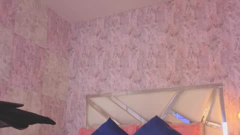 Isabella online show from 7, 4, 2026