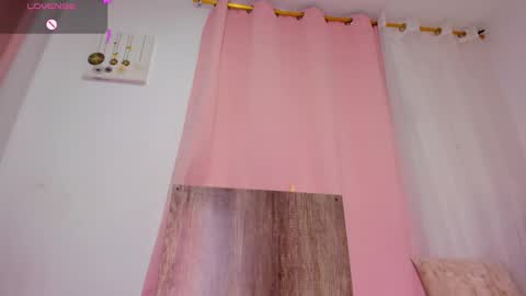 Snapshot of apriladamson_ chatting on 4, 12, 2024 April online show from 4, 12, 2024