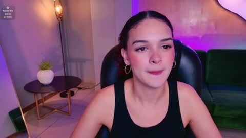 Snapshot of aprilrhodes_ chatting on 27, 12, 2024 April Rhodes online show from 27, 12, 2024