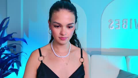 Snapshot of aprilrhodes_ chatting on 16, 1, 2025 April Rhodes online show from 16, 1, 2025