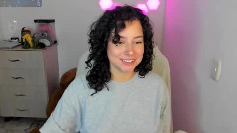 aqua emilly online show from 27, 11, 2025