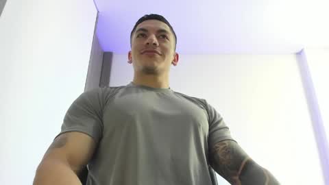 Snapshot of aquiles_51 chatting on 6, 5, 2026 Jonathan online show from 6, 5, 2026
