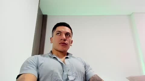 Snapshot of aquiles_51 chatting on 27, 5, 2026 Jonathan online show from 27, 5, 2026