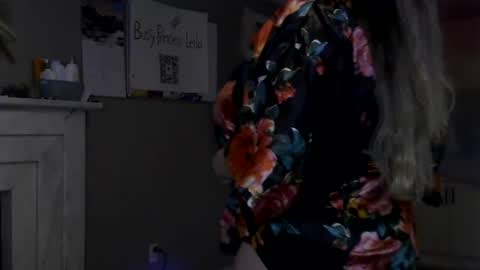 Snapshot of arabbustybeauty chatting on 19, 1, 2025 BustyPrincessLeila online show from 19, 1, 2025