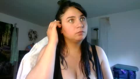 Snapshot of arabbustybeauty chatting on 24, 9, 2025 BustyPrincessLeila online show from 24, 9, 2025