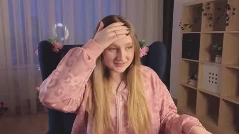 Snapshot of aracelieovaldi chatting on 14, 12, 2025 Valentina online show from 14, 12, 2025