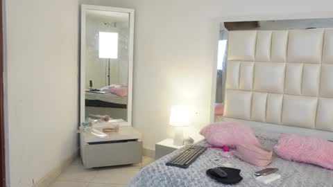 Snapshot of aradia_01 chatting on 7, 2, 2025 online show from 7, 2, 2025