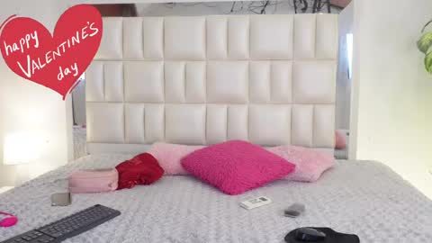 Snapshot of aradia_01 chatting on 14, 2, 2025 online show from 14, 2, 2025