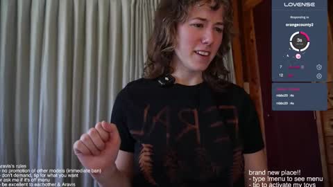 Snapshot of araviself chatting on 22, 11, 2025 aravis online show from 22, 11, 2025