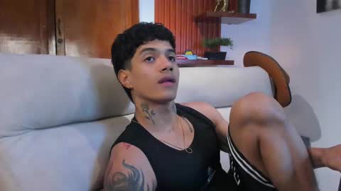 aress444 online show from 10, 9, 2025