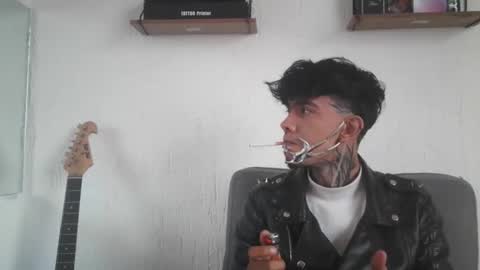 Snapshot of aress_1 chatting on 12, 10, 2025 Ares online show from 12, 10, 2025