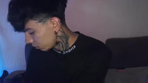 Snapshot of aress_1 chatting on 18, 10, 2025 Ares online show from 18, 10, 2025