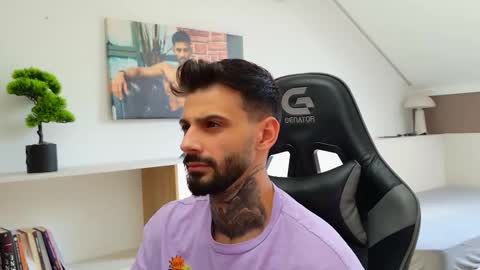 Snapshot of aressteel chatting on 20, 9, 2025 Ares Steel online show from 20, 9, 2025