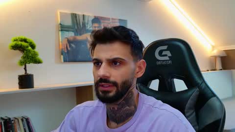 Snapshot of aressteel chatting on 21, 9, 2025 Ares Steel online show from 21, 9, 2025