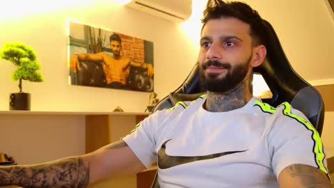 Snapshot of aressteel chatting on 12, 10, 2025 Ares Steel online show from 12, 10, 2025