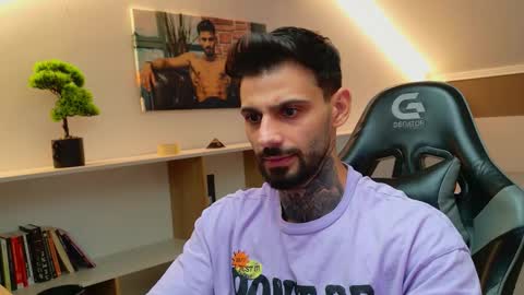 Snapshot of aressteel chatting on 18, 10, 2025 Ares Steel online show from 18, 10, 2025