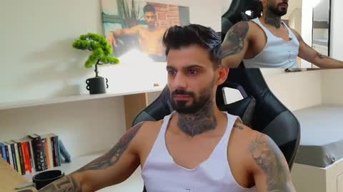 Snapshot of aressteel chatting on 23, 10, 2025 Ares Steel online show from 23, 10, 2025