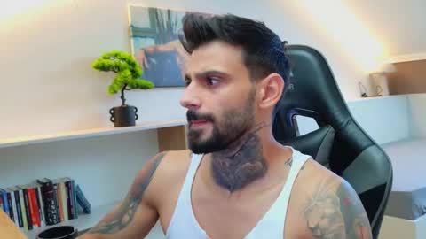 Snapshot of aressteel chatting on 24, 10, 2025 Ares Steel online show from 24, 10, 2025