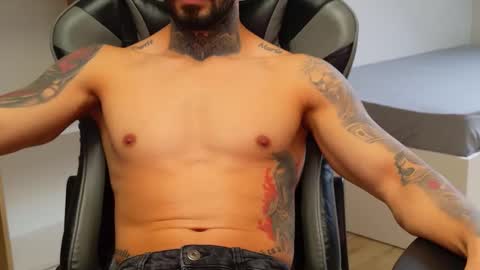 Snapshot of aressteel chatting on 27, 10, 2025 Ares Steel online show from 27, 10, 2025