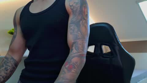 Snapshot of aressteel chatting on 28, 10, 2025 Ares Steel online show from 28, 10, 2025