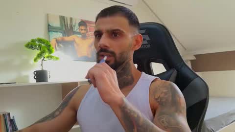 Snapshot of aressteel chatting on 30, 10, 2025 Ares Steel online show from 30, 10, 2025