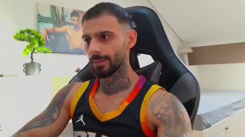 Snapshot of aressteel chatting on 31, 10, 2025 Ares Steel online show from 31, 10, 2025