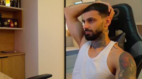 Snapshot of aressteel chatting on 16, 11, 2025 Ares Steel online show from 16, 11, 2025