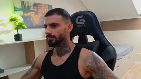 Snapshot of aressteel chatting on 24, 11, 2025 Ares Steel online show from 24, 11, 2025