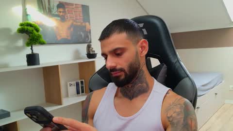 Snapshot of aressteel chatting on 26, 11, 2025 Ares Steel online show from 26, 11, 2025