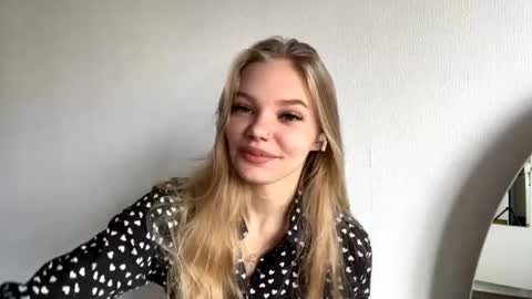 Snapshot of argeliaboivin chatting on 4, 11, 2025 Amelia online show from 4, 11, 2025