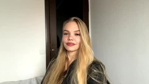 Snapshot of argeliaboivin chatting on 7, 11, 2025 Amelia online show from 7, 11, 2025